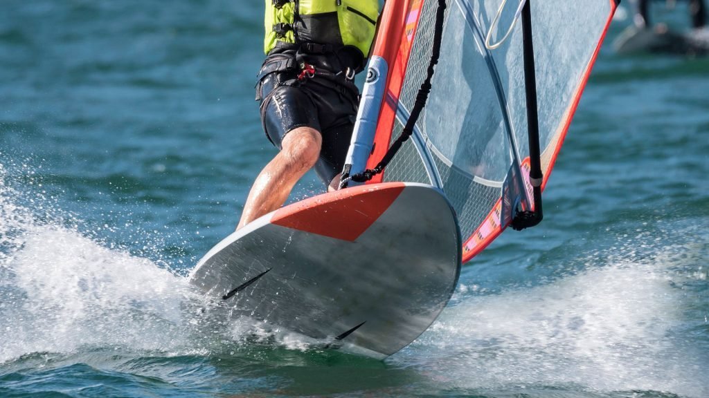windsurf